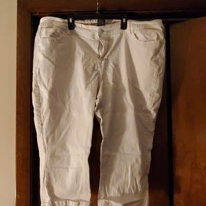 White jean capris